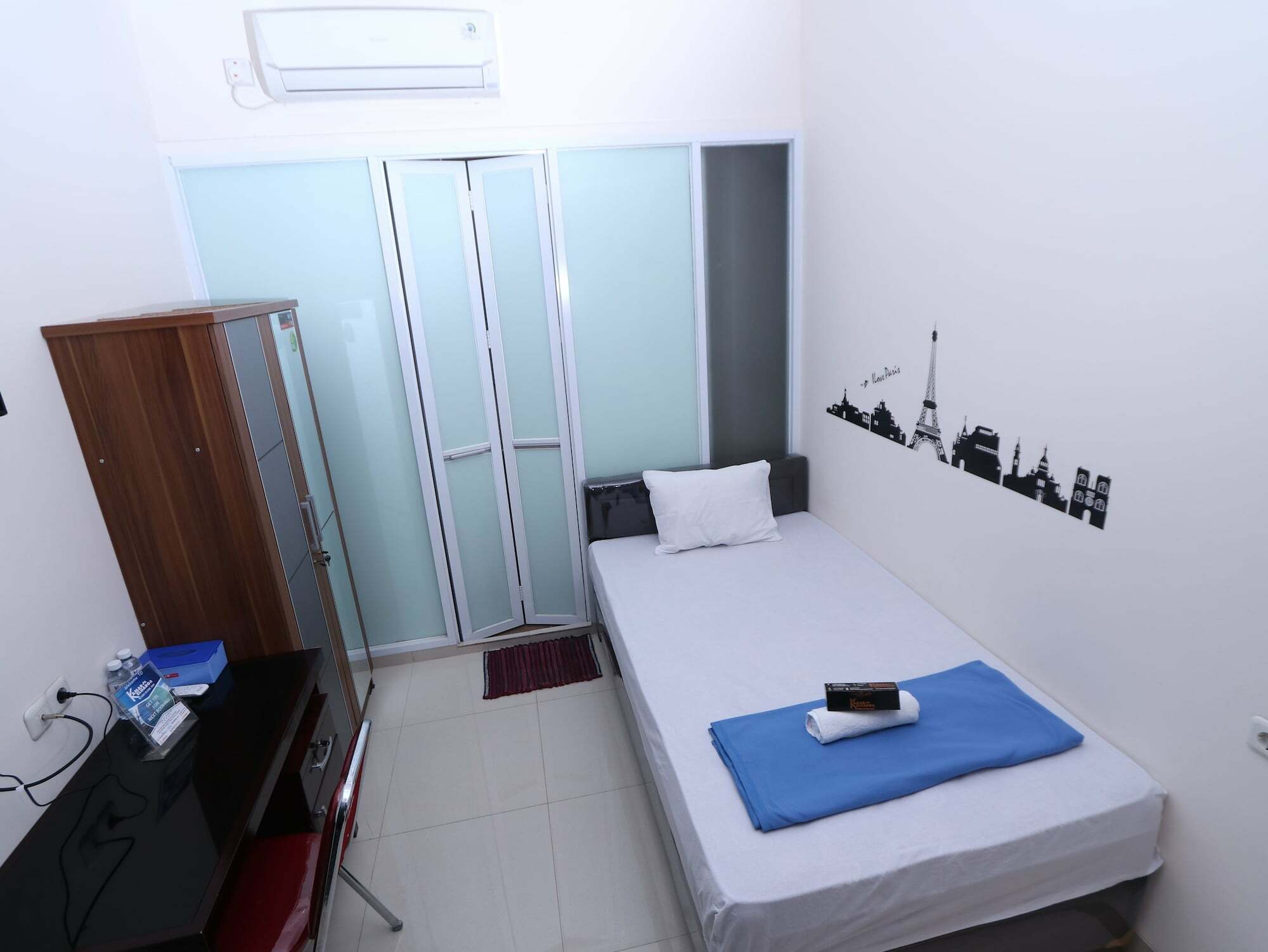 ホテル Kamar Keluarga Tanah Abang ジャカルタ エクステリア 写真