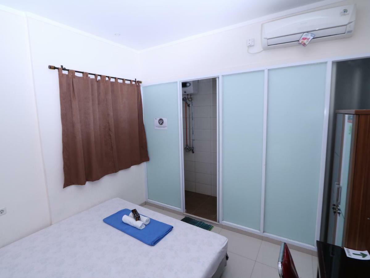 ホテル Kamar Keluarga Tanah Abang ジャカルタ エクステリア 写真
