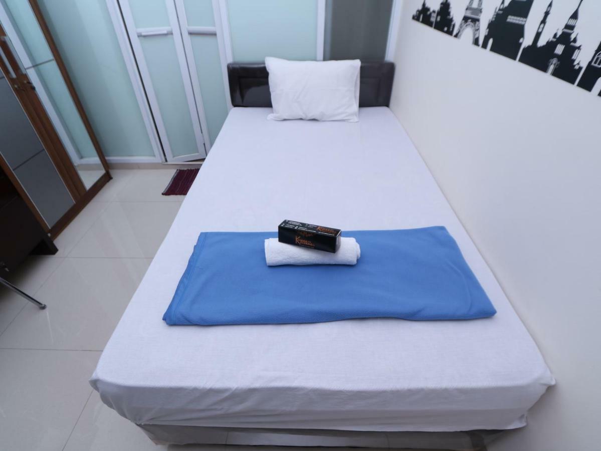 ホテル Kamar Keluarga Tanah Abang ジャカルタ エクステリア 写真