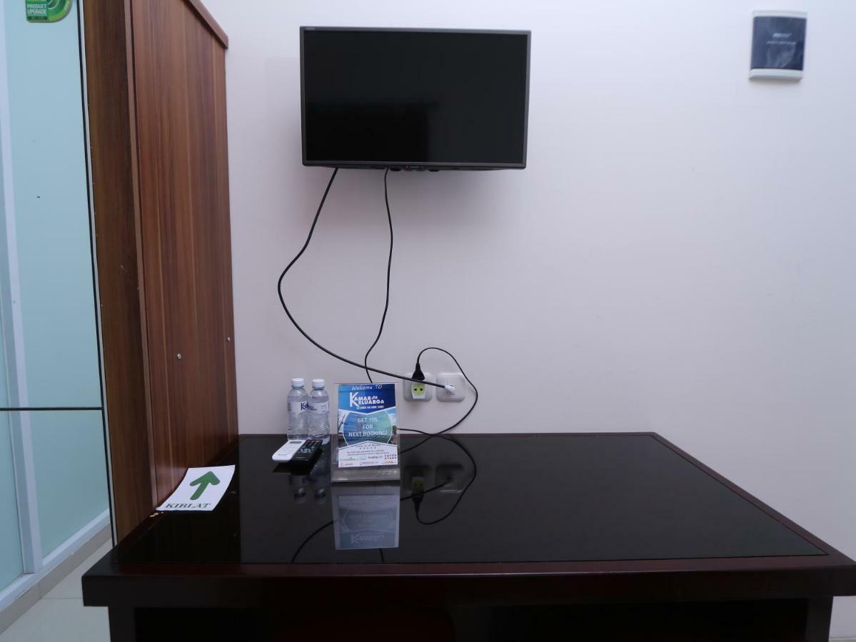 ホテル Kamar Keluarga Tanah Abang ジャカルタ エクステリア 写真