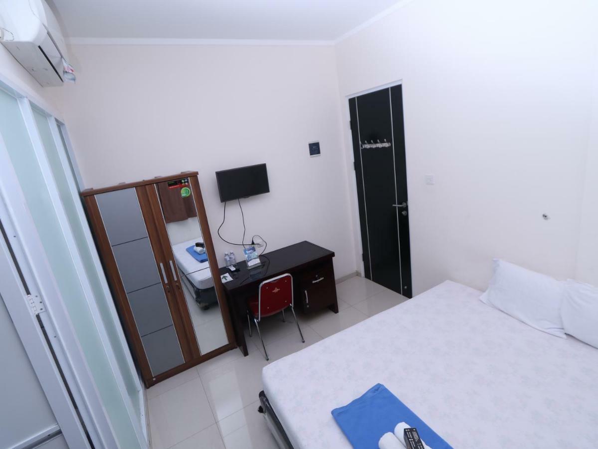 ホテル Kamar Keluarga Tanah Abang ジャカルタ エクステリア 写真